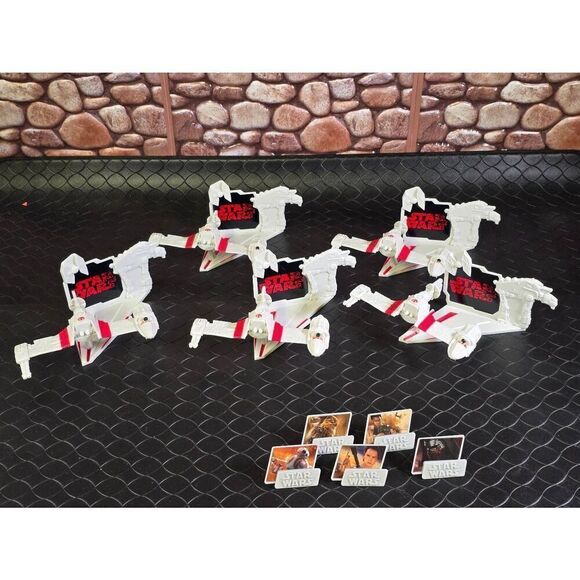 Star Wars The Last Jedi -5 Ski Speeder Cake Toppers and 80 Star Wars party favor - Picture 2 of 4